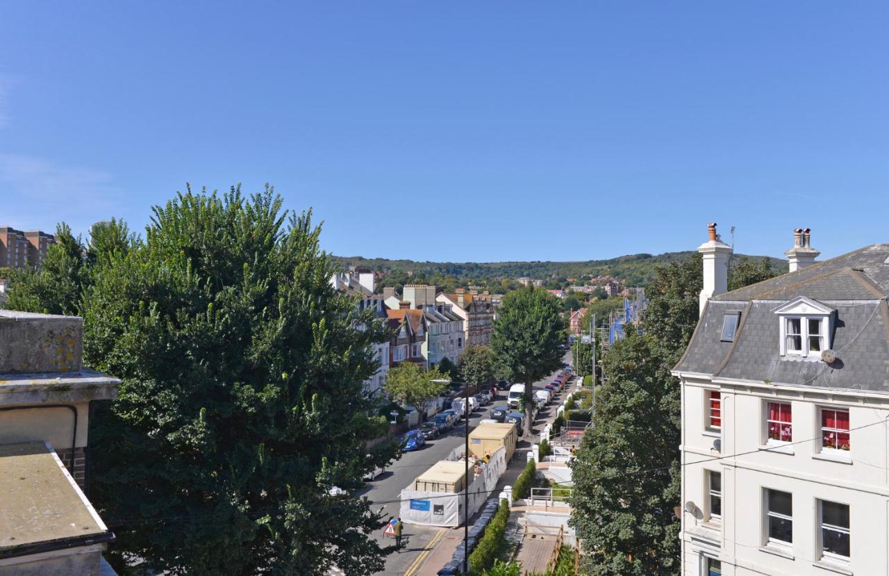 Dress Circle Apartment Eastbourne Exterior photo